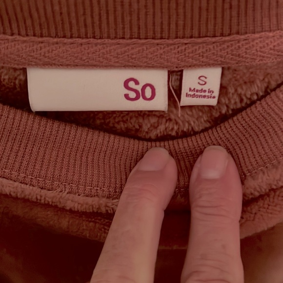 Cozy oversized velour top - Picture 2 of 3